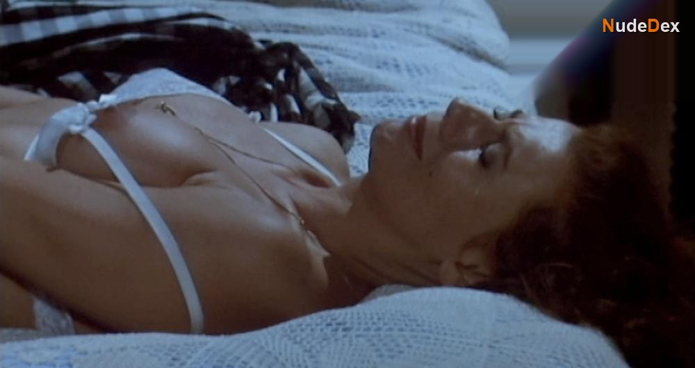 Daniela Poggi in Submission Of A Woman, photo 4