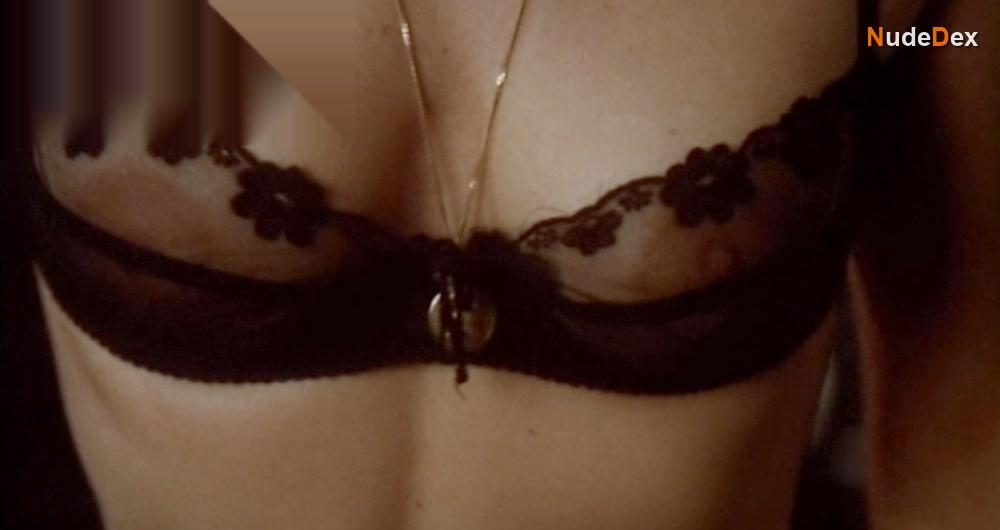 Daniela Poggi in Submission Of A Woman, photo 8