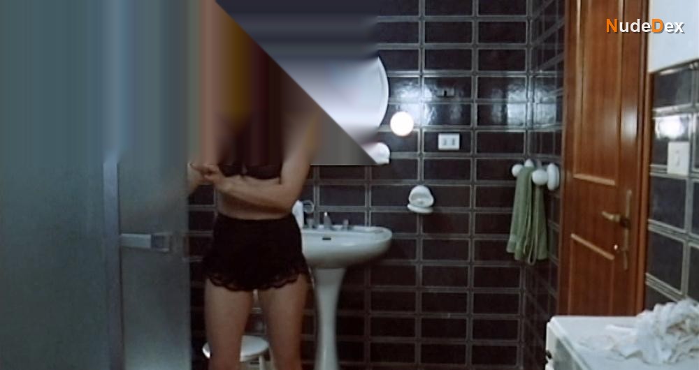 Daniela Poggi in Submission Of A Woman, photo 9