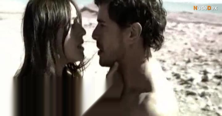 Daniela Ramirez in Romance Policial, photo 5