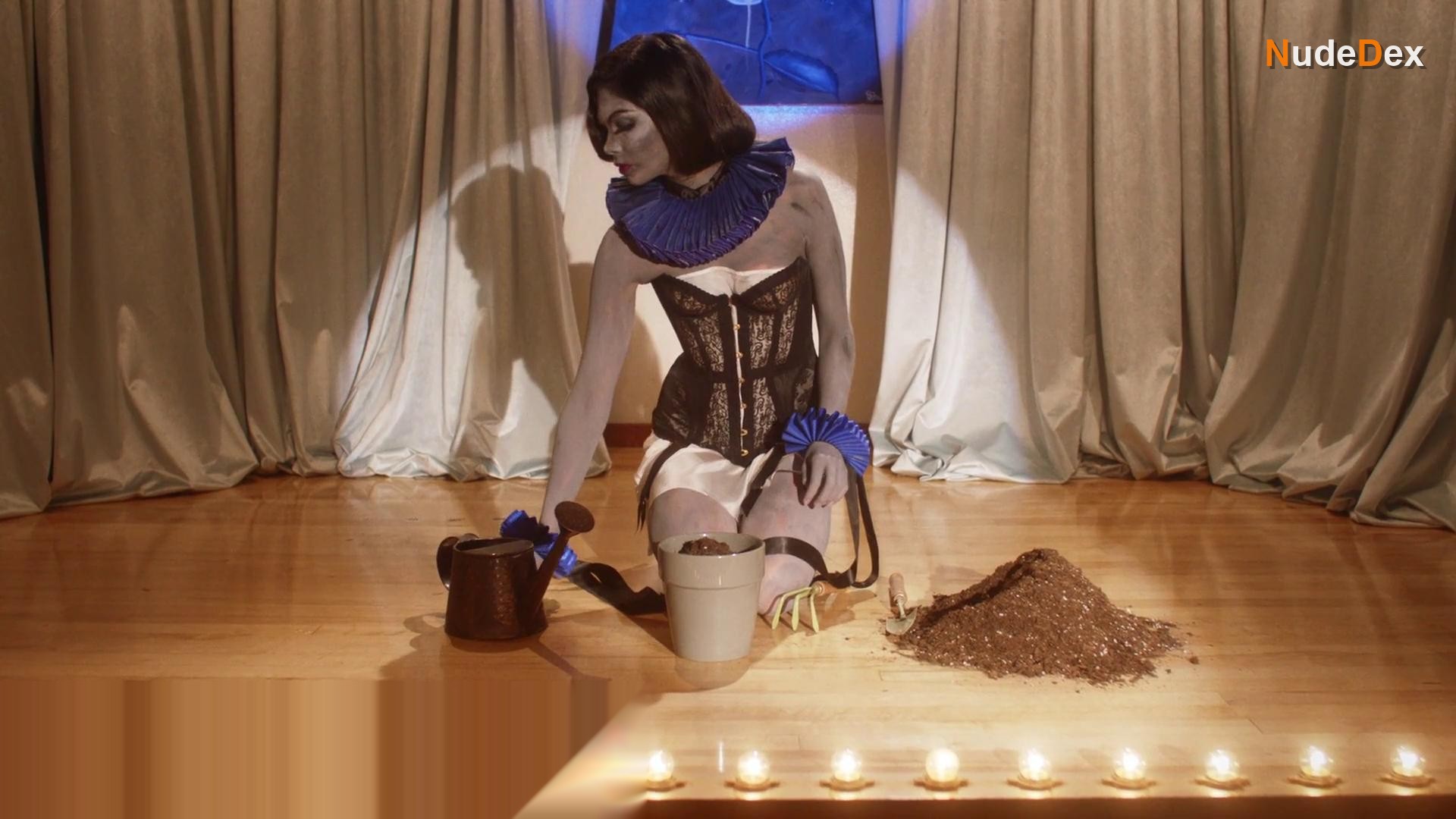 Danielle Bisutti in The Blue Rose, photo 9