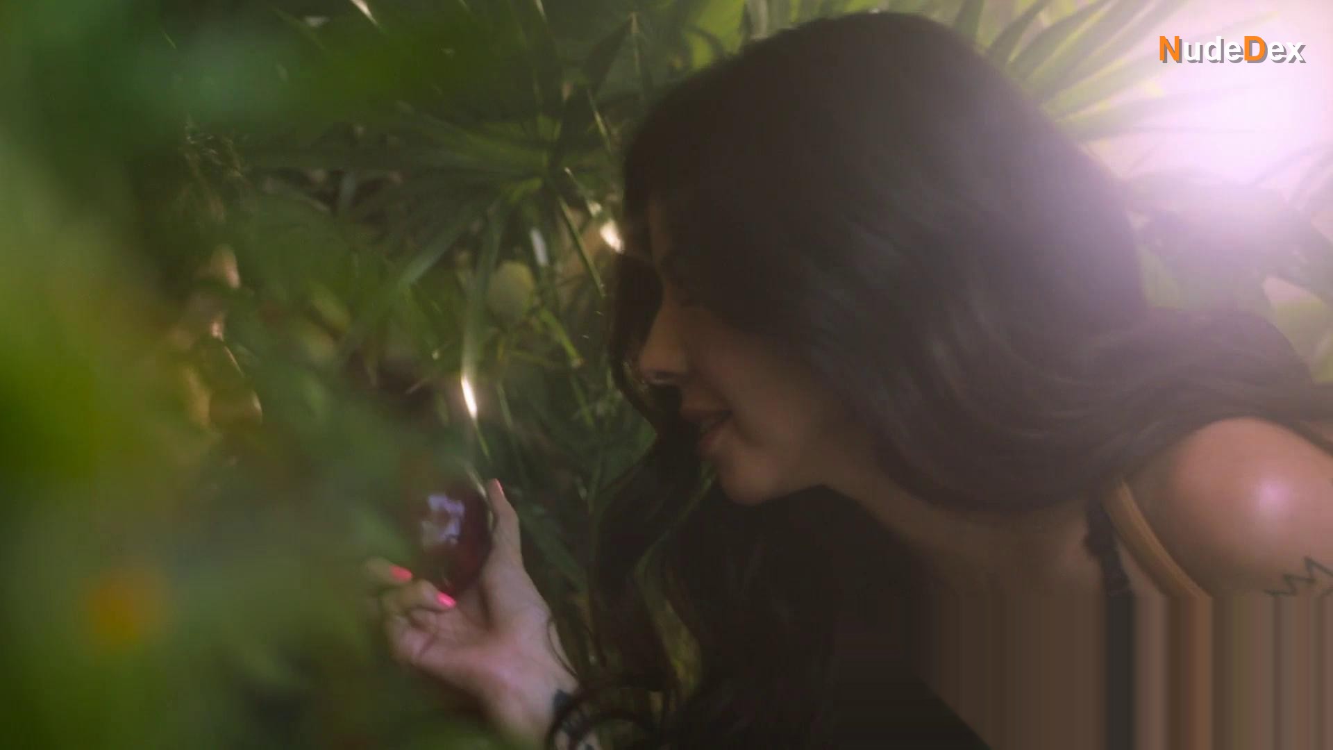 Danielle Mendes in Como Sobrevivir Soltero, photo 3