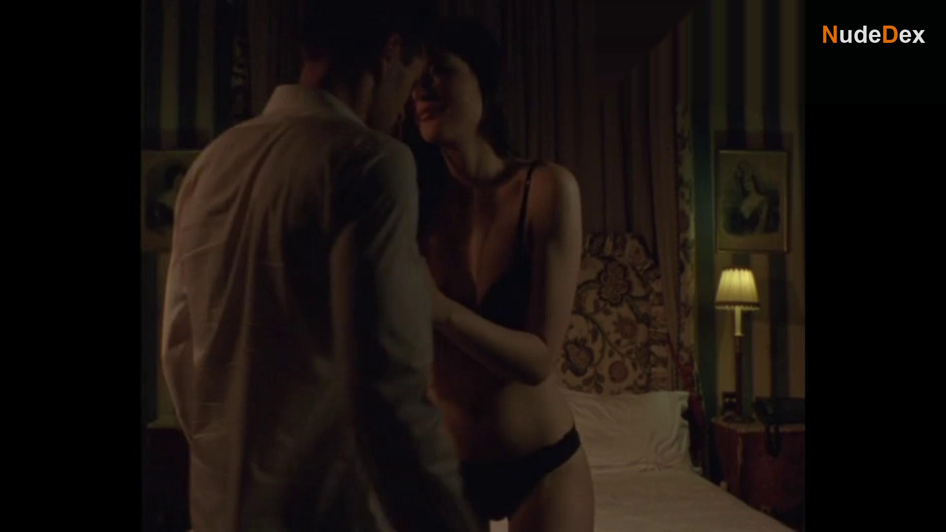 Intimate Moments in Intimate Moments, photo 2