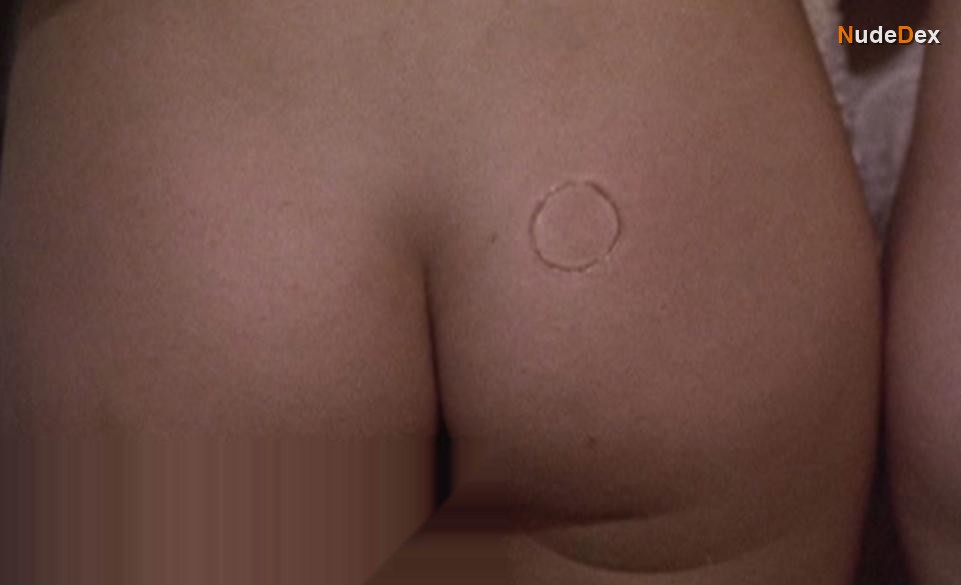 Darcy Demoss in Reform School Girls, photo 5