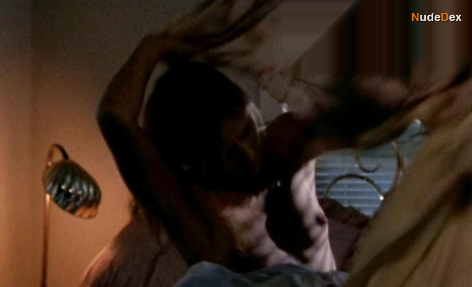 Darlanne Fluegel in Freeway, photo 4