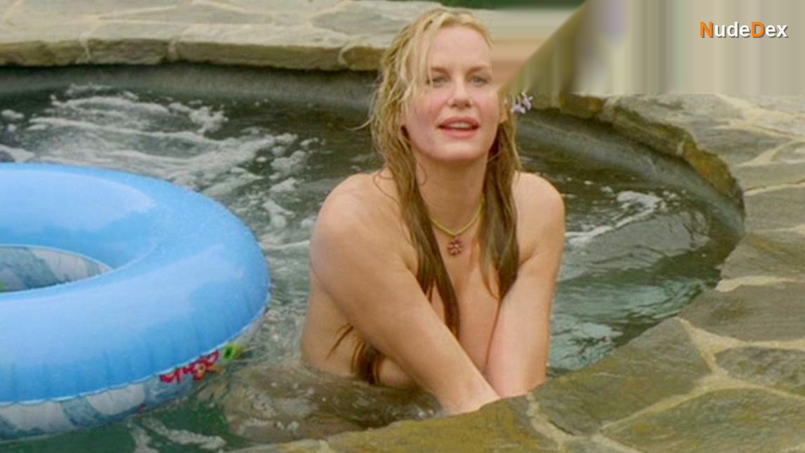 Daryl Hannah in Keeping Up With The Steins, photo 1