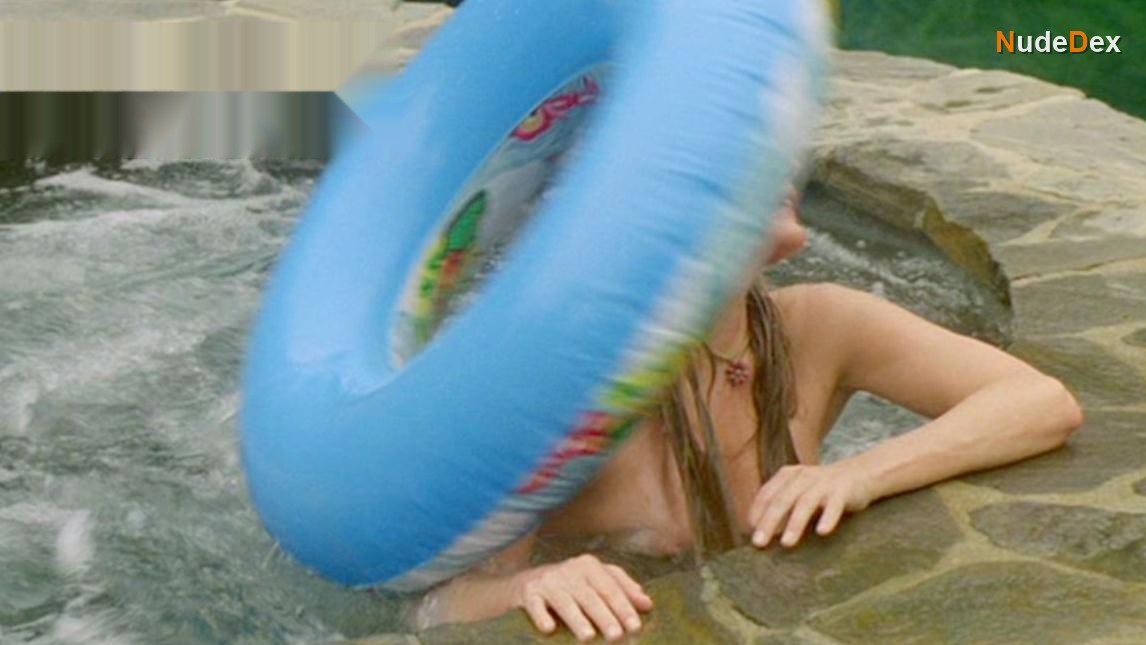 Daryl Hannah in Keeping Up With The Steins, photo 4