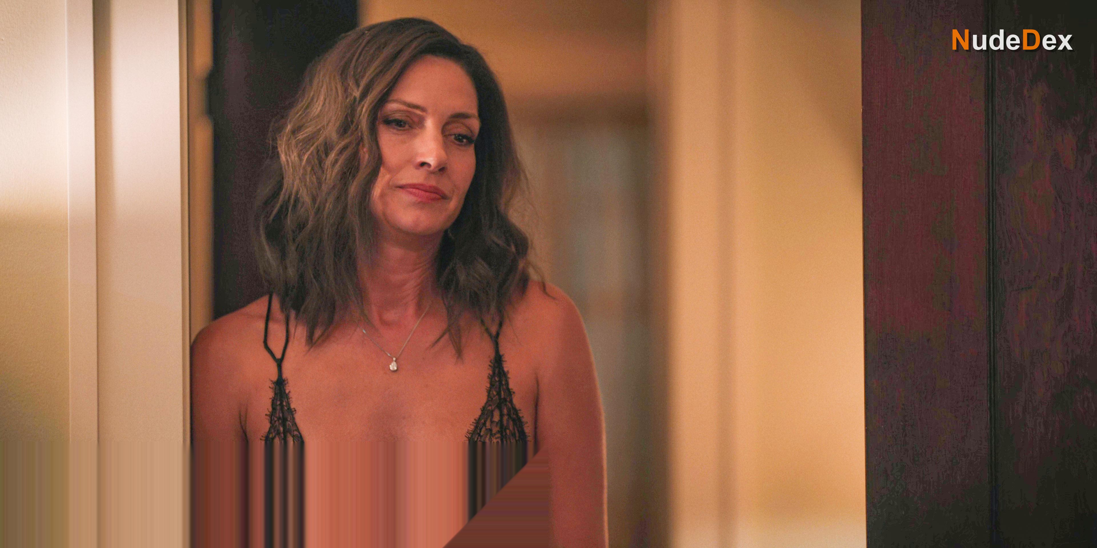 Dawn Olivieri in Yellowstone, photo 8
