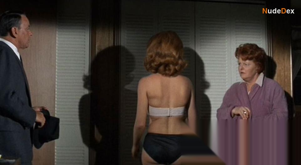 Deanna Lund in Tony Rome, photo 1