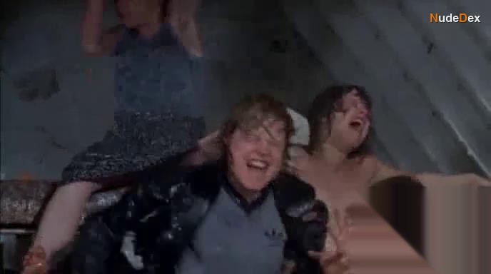 Debby Bishop in Scrubbers, photo 7