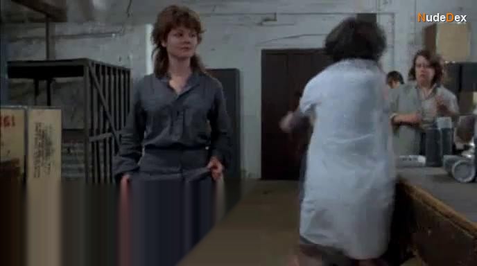 Debby Bishop in Scrubbers, photo 10