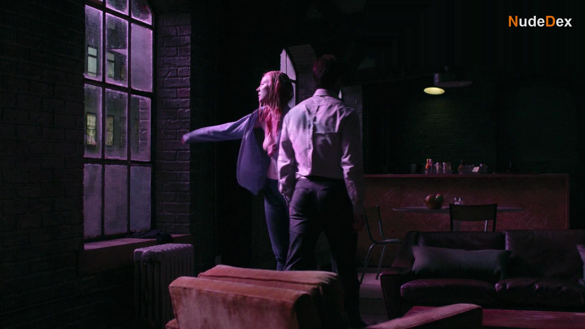 Deborah Ann Woll in Daredevil, photo 3