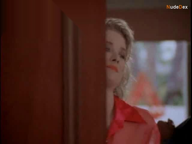 Deborah Rennard in Silk Stalkings, photo 4