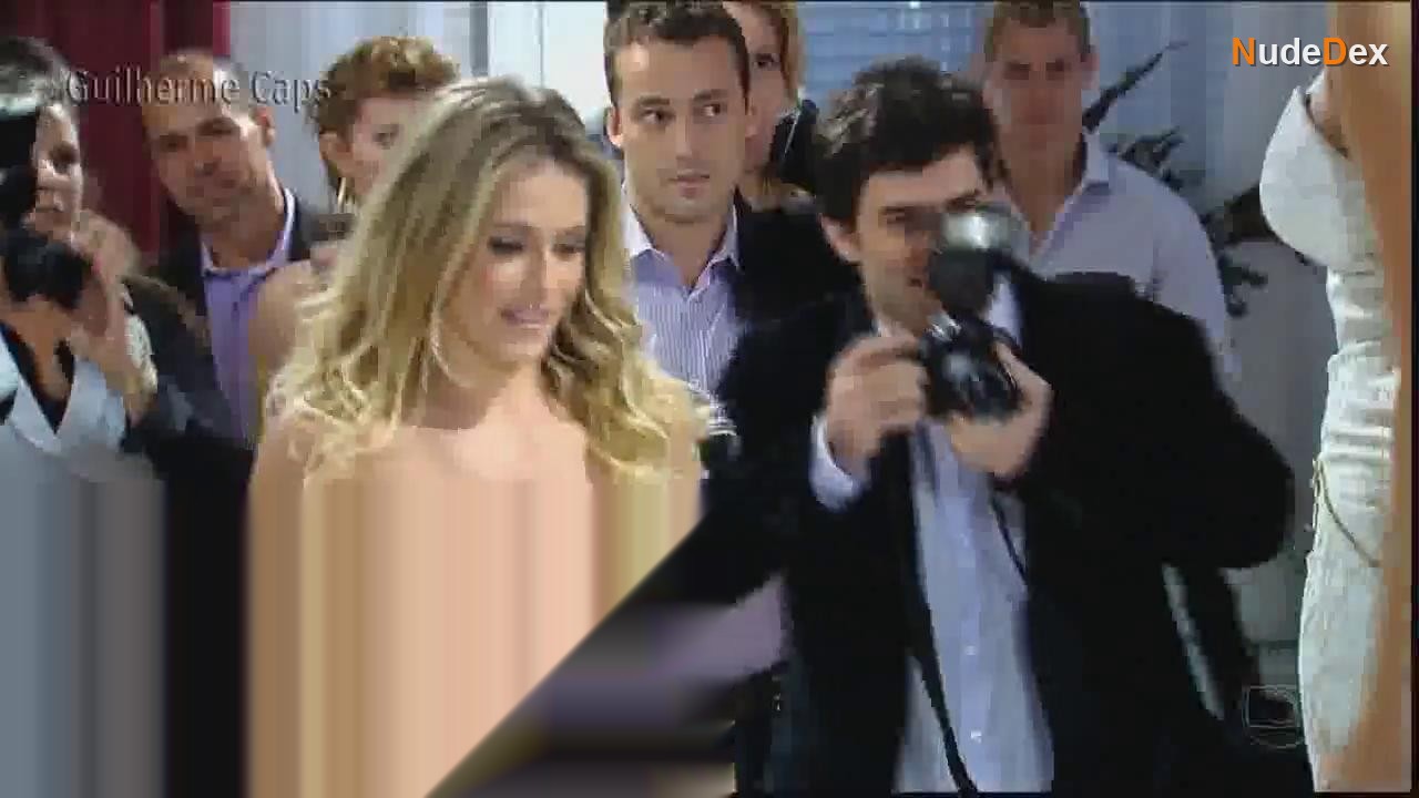 Deborah Secco in Insensato Coracao, photo 3