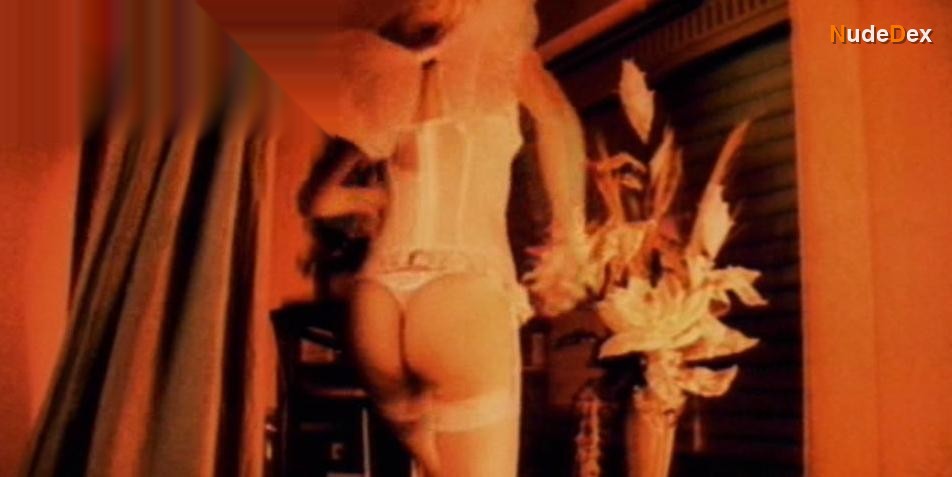 Delfine Bafort in Steve Sky, photo 7