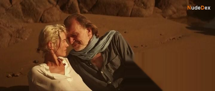 Delfine Bafort in You Go To My Head, photo 20
