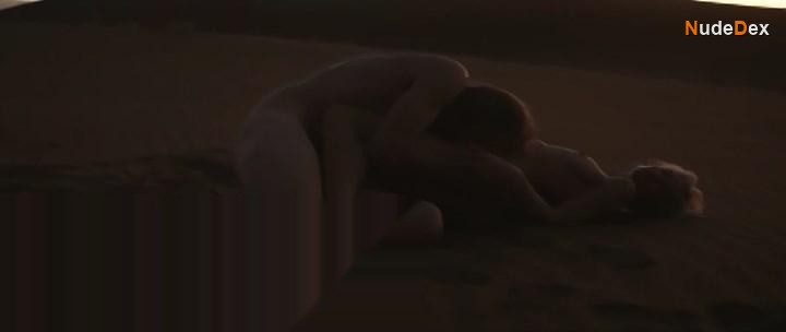 Delfine Bafort in You Go To My Head, photo 21