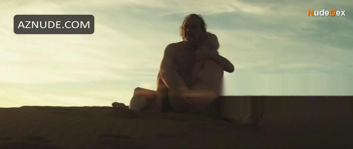 Delfine Bafort in You Go To My Head, photo 22