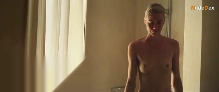 Delfine Bafort in You Go To My Head, photo 25