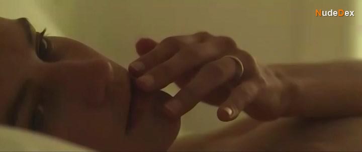 Delfine Bafort in You Go To My Head, photo 29