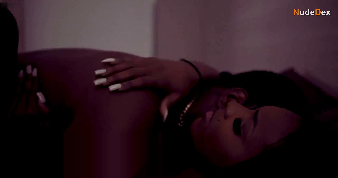 Dessi Sykes in Gutter, photo 5