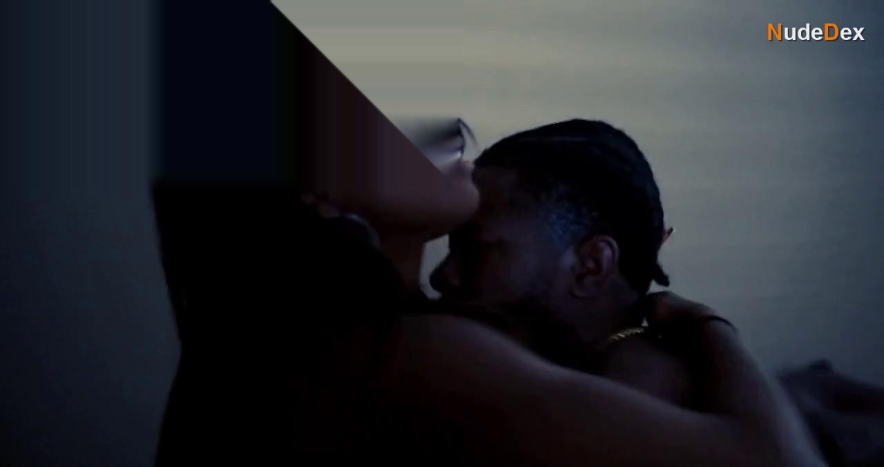 Dessi Sykes in Gutter, photo 6
