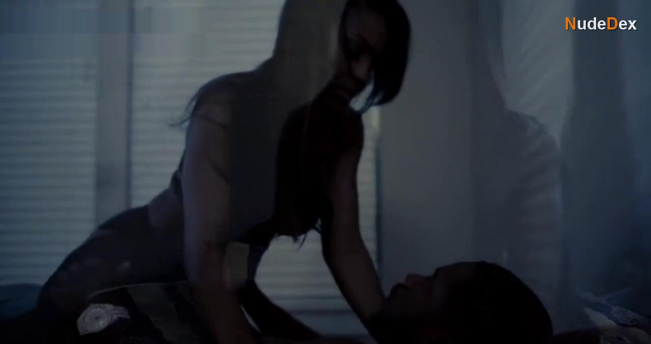 Dessi Sykes in Gutter, photo 18