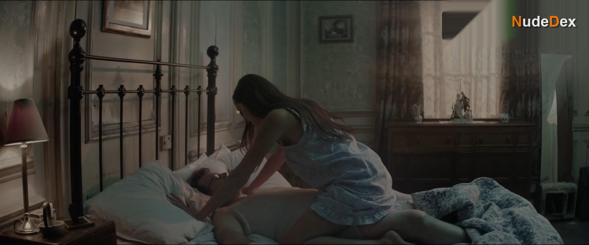 Devora Wilde in If Girlfriend Deluxe, photo 6