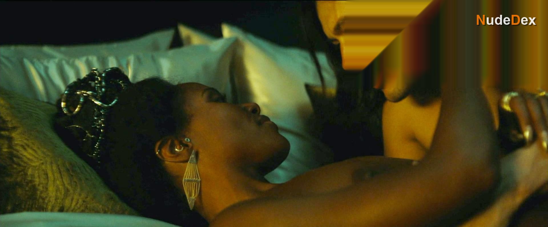 Dewanda Wise in Three Women, photo 4