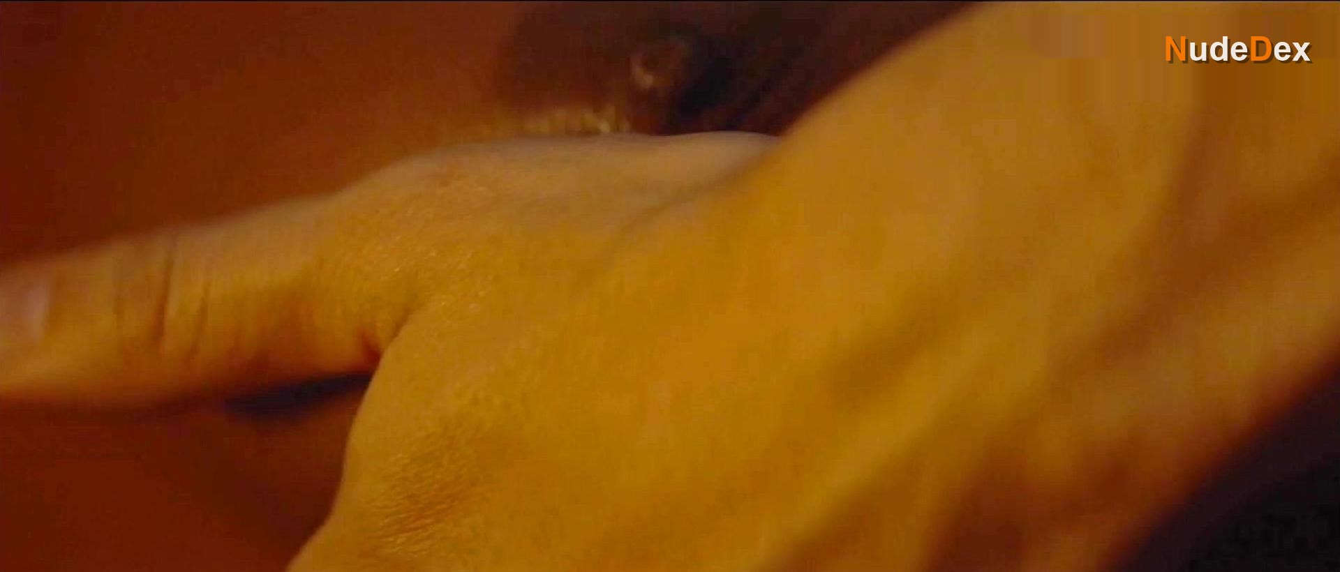 Dewanda Wise in Three Women, photo 21