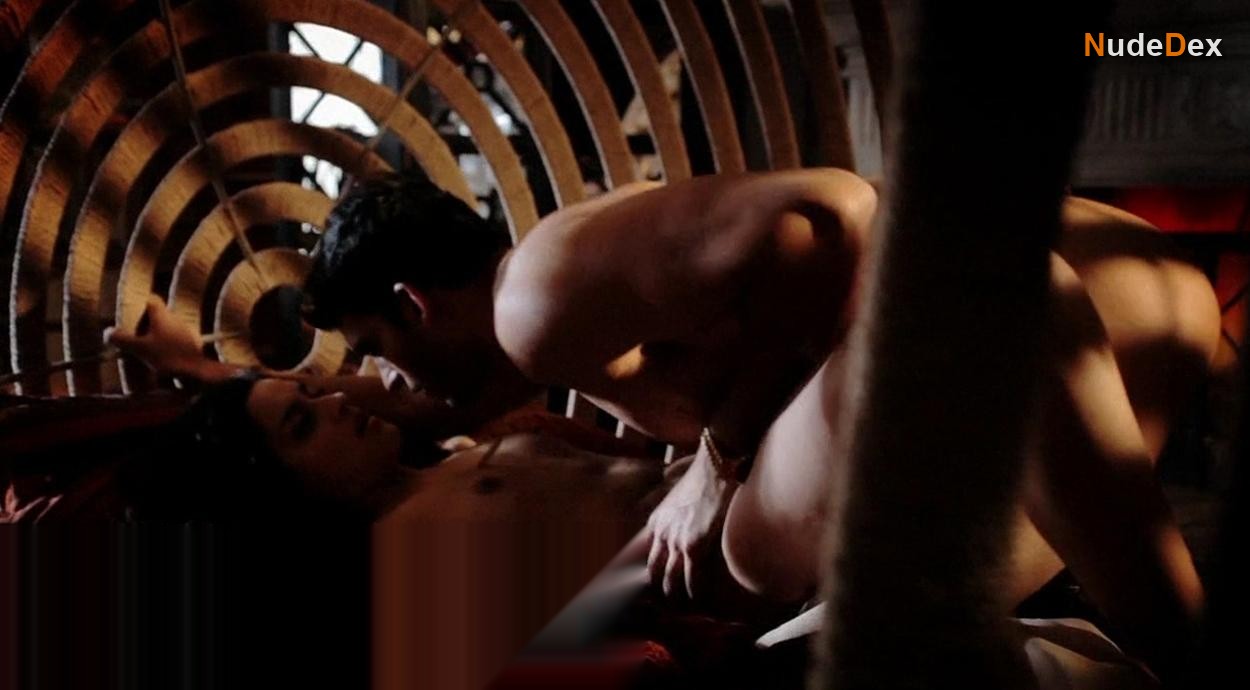 Femme Fatales in Femme Fatales, photo 2
