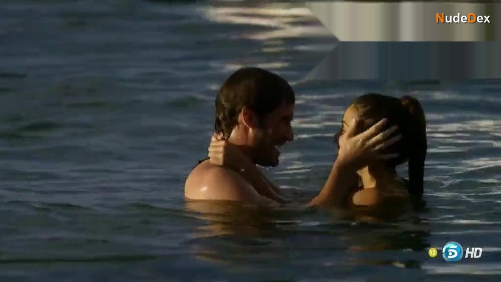 Diana Gomez in El Pacto, photo 2