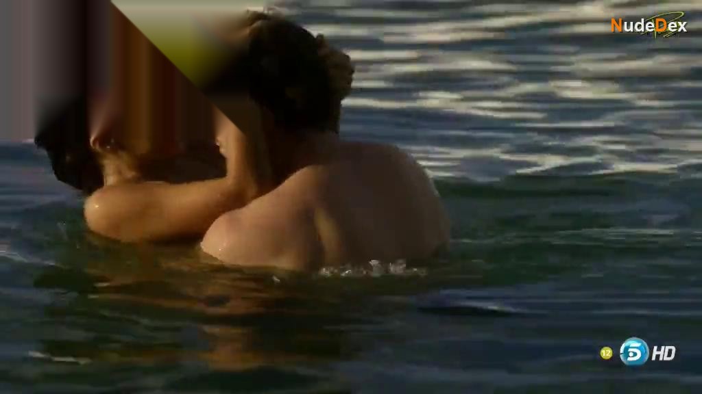 Diana Gomez in El Pacto, photo 3