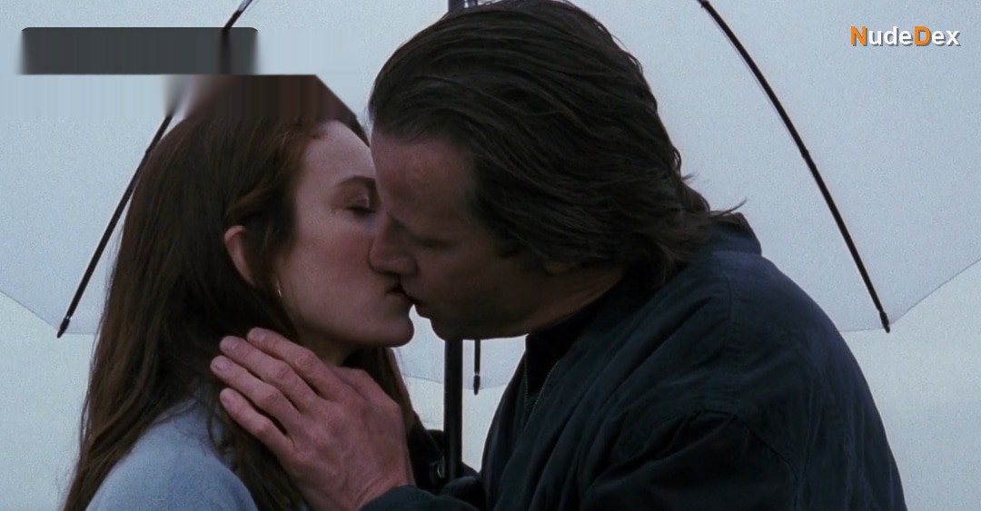 Diane Lane in Knight Moves, photo 6