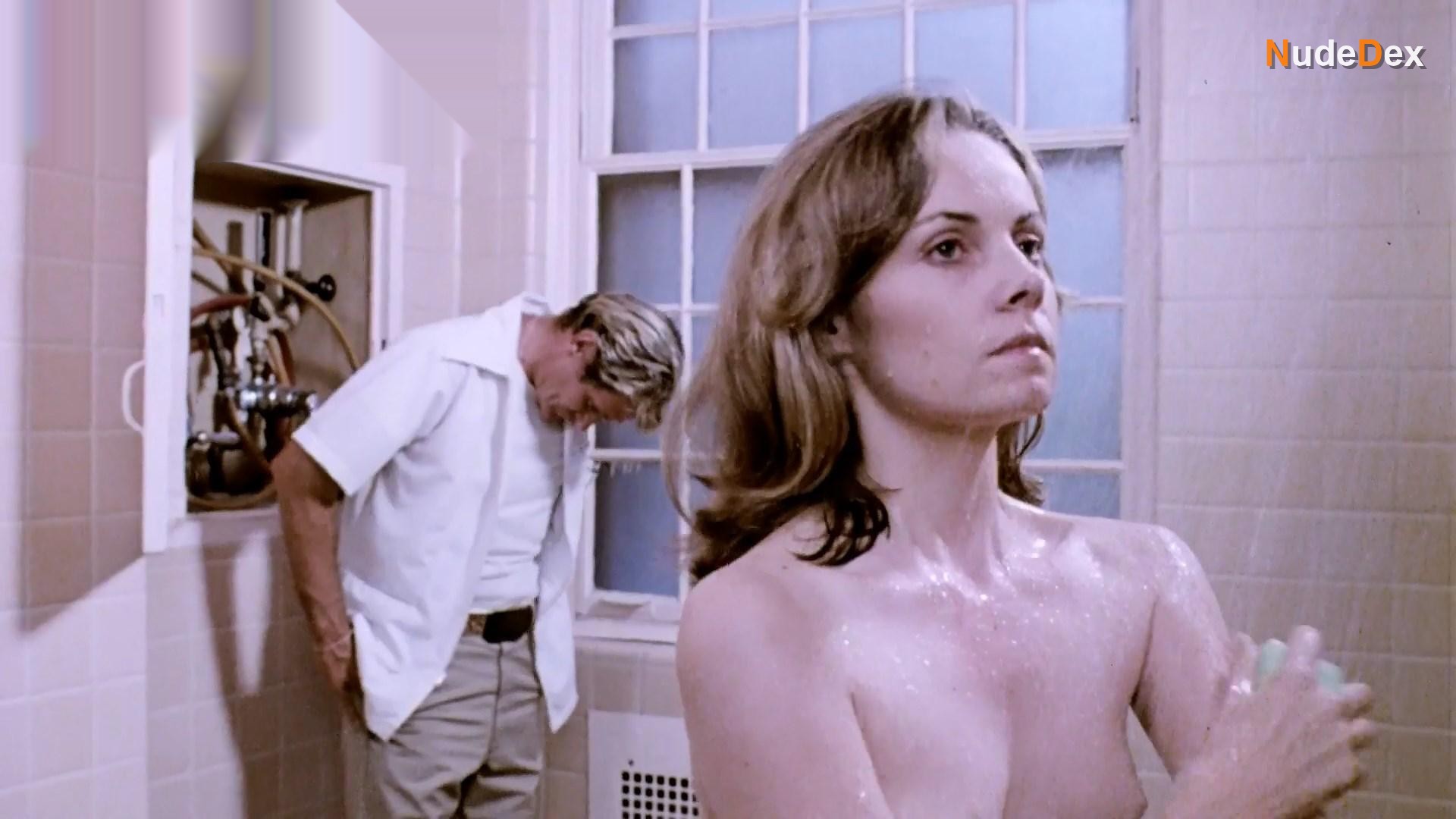 Dianne Hull in The Fifth Floor, photo 4