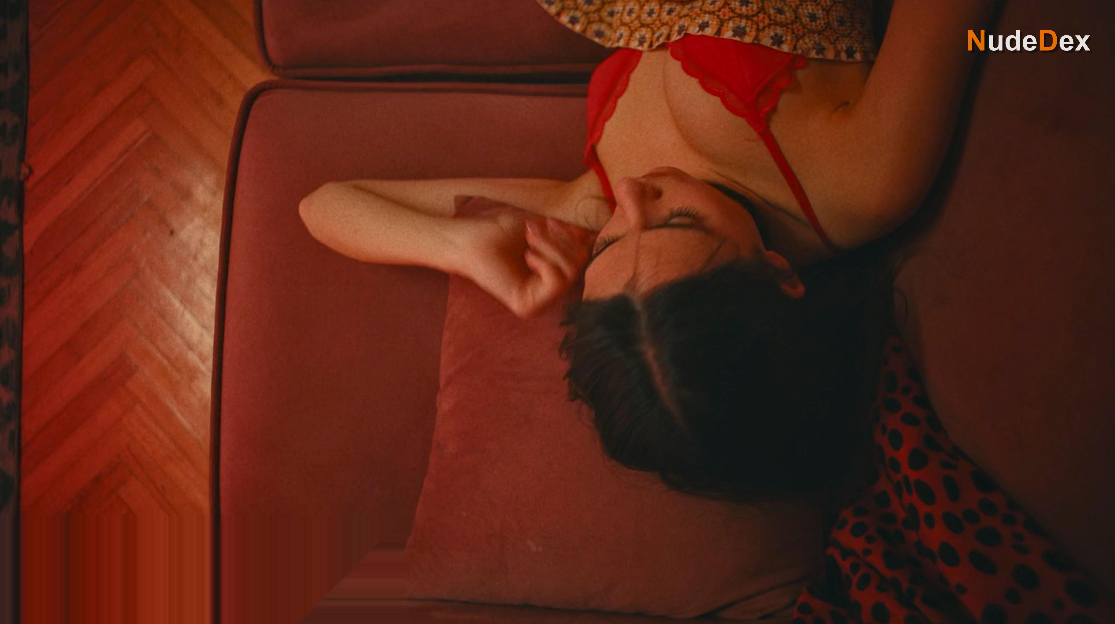 Dilara Melami in Jasmine