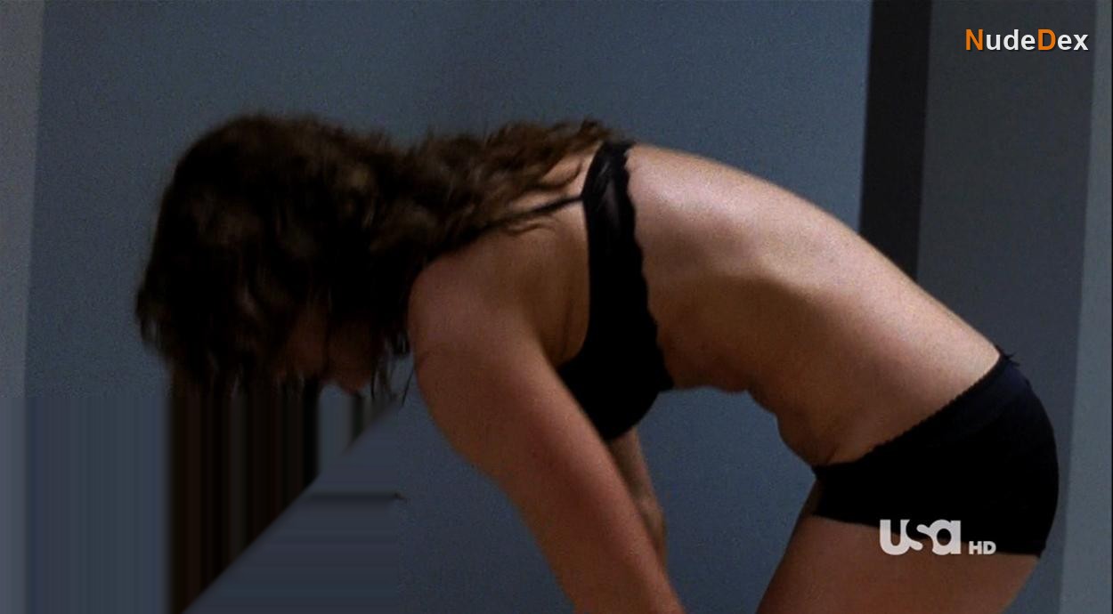 Dina Meyer in Burn Notice, photo 3