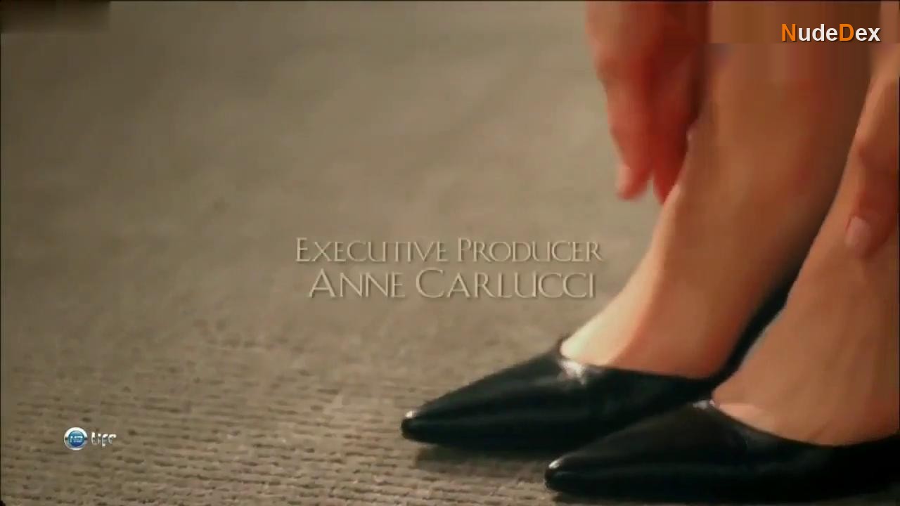 Dina Meyer in Crime Of Passion, photo 35