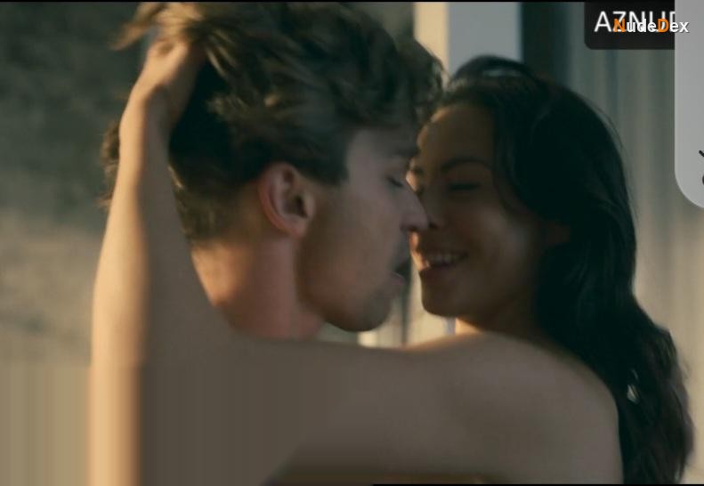 Dominika Sakowicz in A Girl And An Astronaut, photo 5