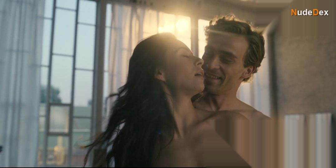 Dominika Sakowicz in A Girl And An Astronaut, photo 9