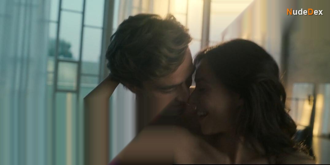 Dominika Sakowicz in A Girl And An Astronaut, photo 12