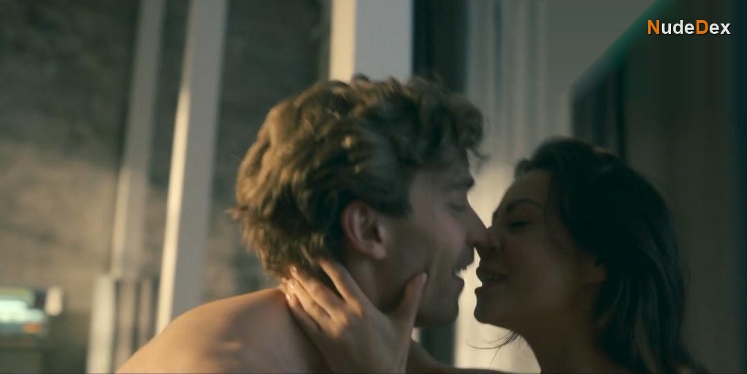 Dominika Sakowicz in A Girl And An Astronaut, photo 13