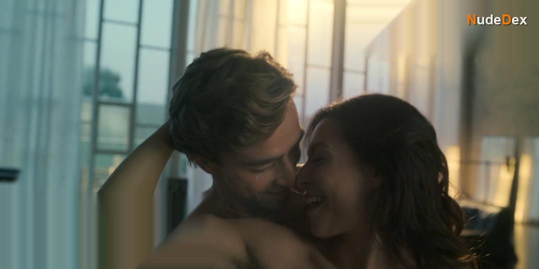 Dominika Sakowicz in A Girl And An Astronaut, photo 44