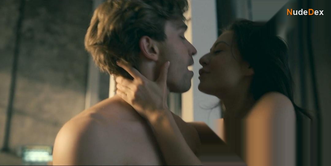 Dominika Sakowicz in A Girl And An Astronaut, photo 47