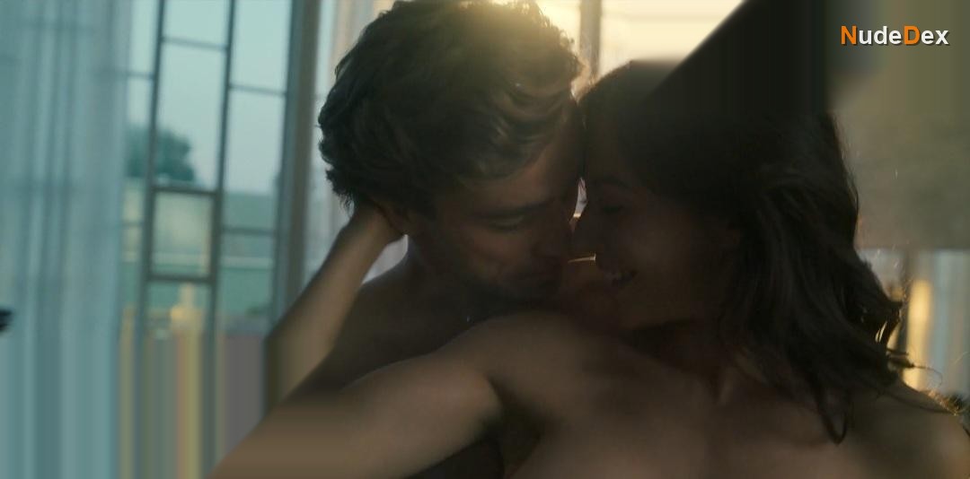 Dominika Sakowicz in A Girl And An Astronaut, photo 48