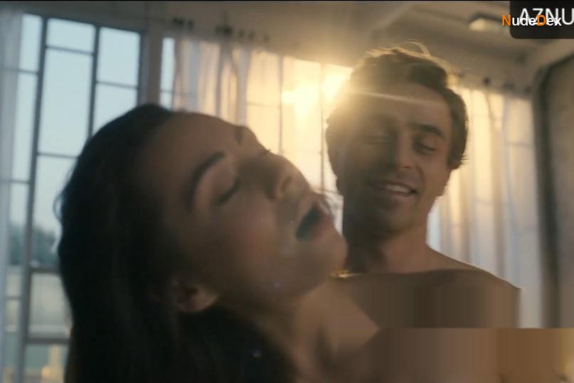 Dominika Sakowicz in A Girl And An Astronaut, photo 50