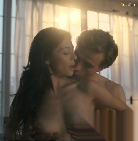 Dominika Sakowicz in A Girl And An Astronaut, photo 71