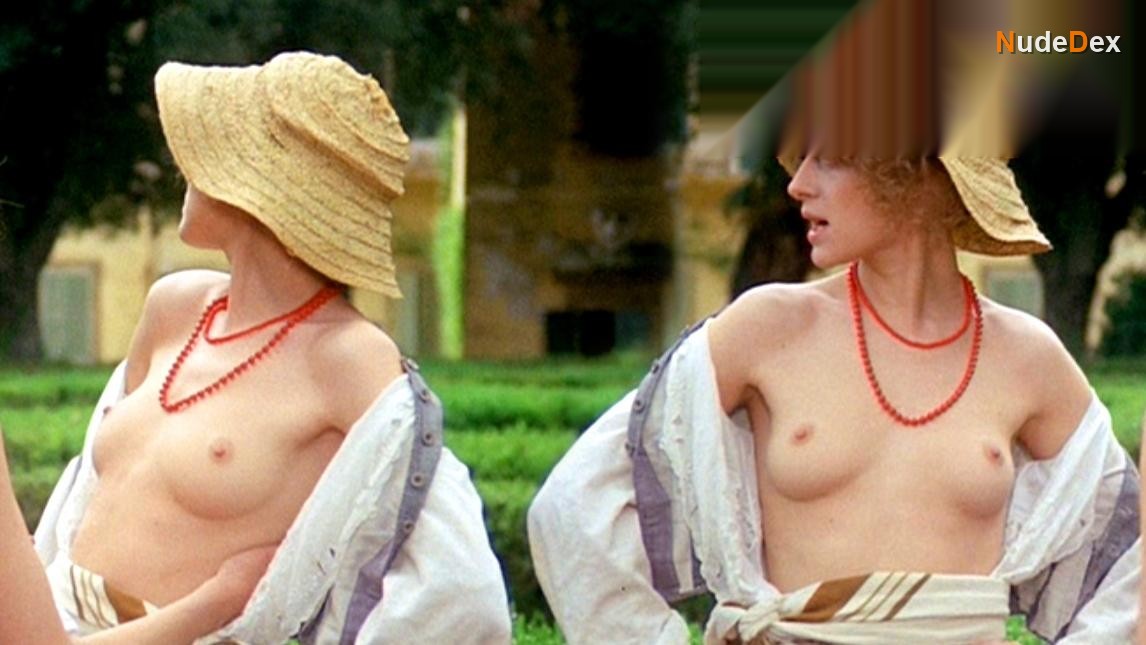 Dominique Darel in Blood For Dracula, photo 6