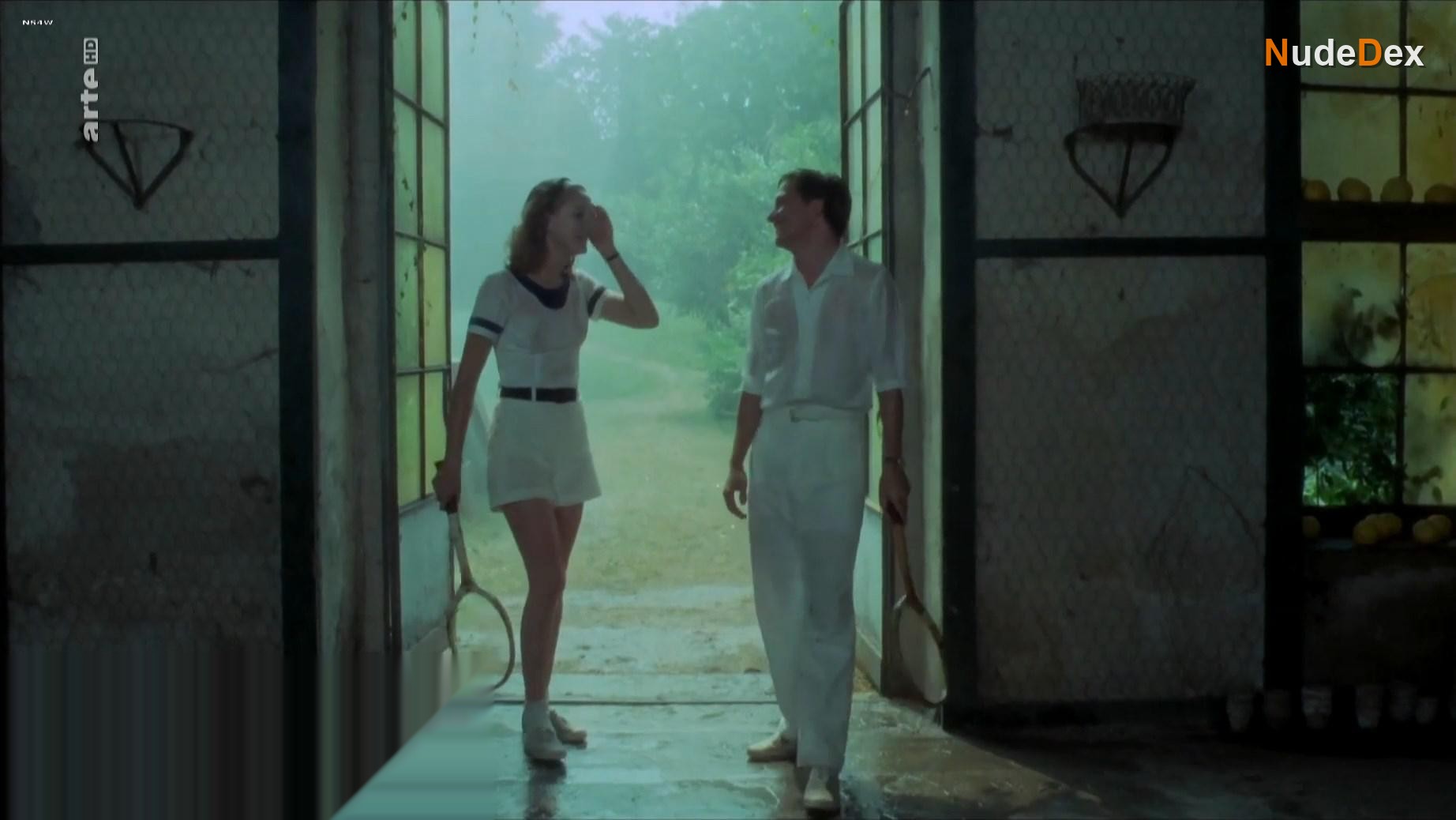 Dominique Sanda in The Garden Of The Finzi Continis, photo 4