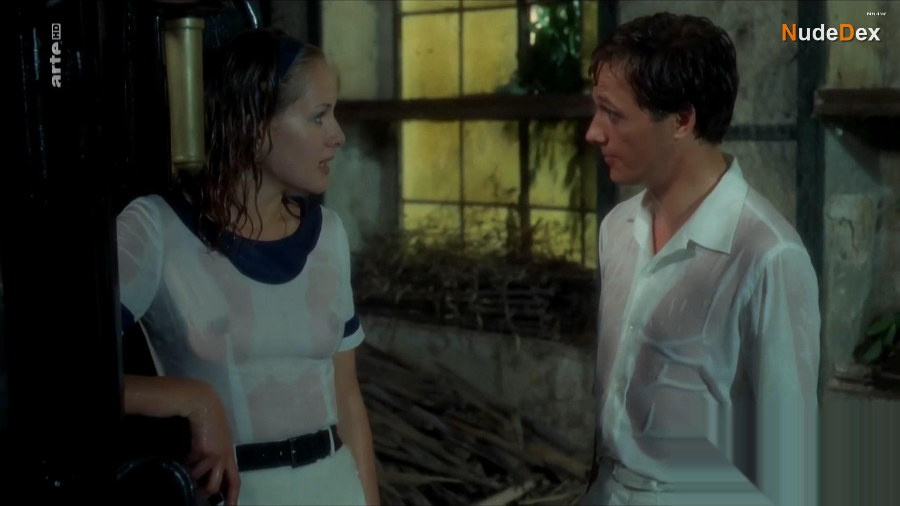 Dominique Sanda in The Garden Of The Finzi Continis, photo 5